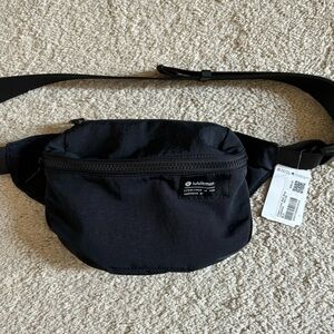 Lululemon Clean Lines Belt Bag 2L
